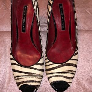 Bandolino zebra peep toe pumps size 7.5M
